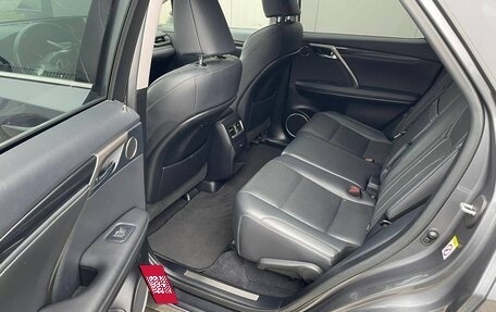 Lexus RX IV рестайлинг, 2017 год, 3 000 000 рублей, 4 фотография