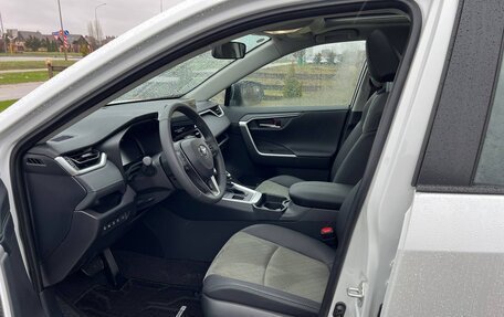 Toyota RAV4, 2025 год, 4 450 000 рублей, 7 фотография