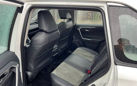 Toyota RAV4, 2025 год, 4 450 000 рублей, 12 фотография