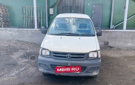 Toyota Town Ace III, 2002 год, 250 000 рублей, 2 фотография