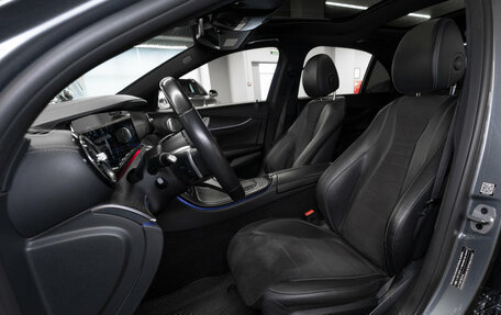 Mercedes-Benz E-Класс, 2021 год, 4 700 000 рублей, 9 фотография