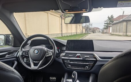 BMW 5 серия, 2017 год, 3 300 000 рублей, 9 фотография