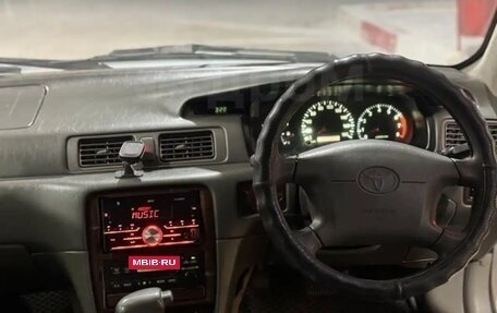 Toyota Camry, 1998 год, 330 000 рублей, 2 фотография