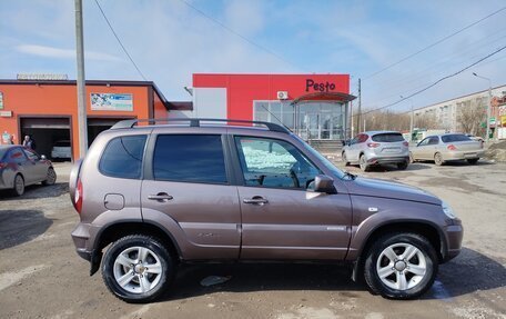 Chevrolet Niva I рестайлинг, 2015 год, 558 000 рублей, 3 фотография