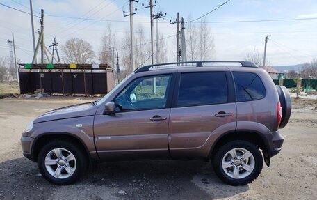 Chevrolet Niva I рестайлинг, 2015 год, 558 000 рублей, 2 фотография