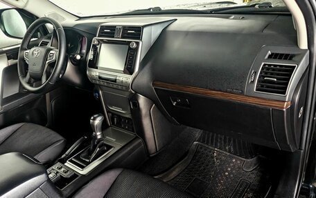 Toyota Land Cruiser Prado 150 рестайлинг 2, 2018 год, 4 600 000 рублей, 11 фотография