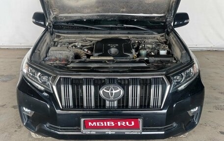 Toyota Land Cruiser Prado 150 рестайлинг 2, 2018 год, 4 600 000 рублей, 20 фотография