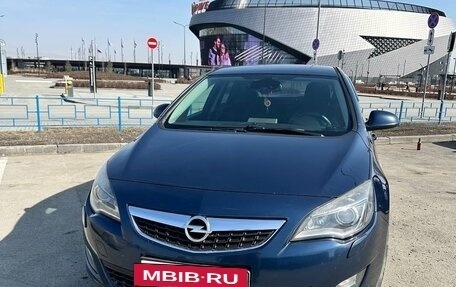 Opel Astra J, 2011 год, 750 000 рублей, 2 фотография