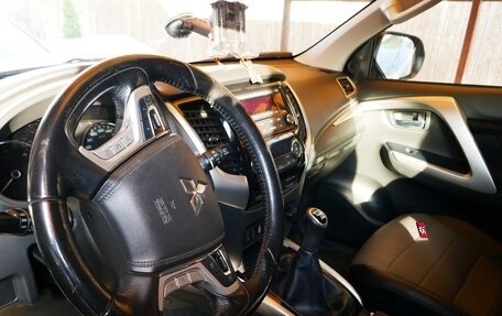 Mitsubishi Pajero Sport III рестайлинг, 2019 год, 2 050 000 рублей, 3 фотография