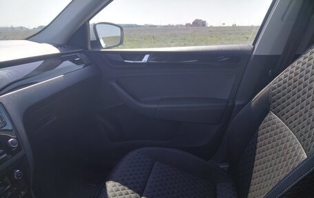 Skoda Rapid I, 2018 год, 1 300 000 рублей, 13 фотография