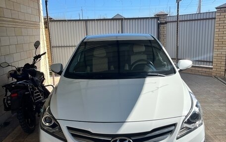 Hyundai Solaris II рестайлинг, 2014 год, 1 100 000 рублей, 4 фотография