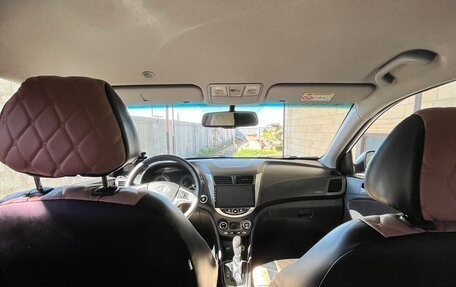 Hyundai Solaris II рестайлинг, 2014 год, 1 100 000 рублей, 11 фотография