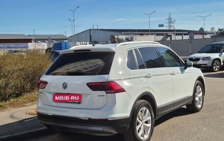 Volkswagen Tiguan II, 2018 год, 2 500 000 рублей, 4 фотография
