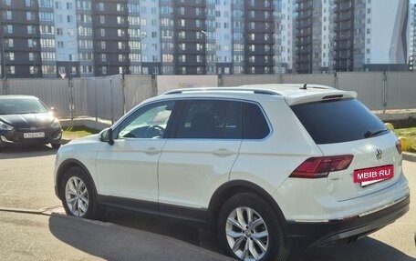 Volkswagen Tiguan II, 2018 год, 2 500 000 рублей, 3 фотография