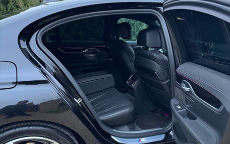 BMW 7 серия, 2018 год, 4 350 000 рублей, 10 фотография