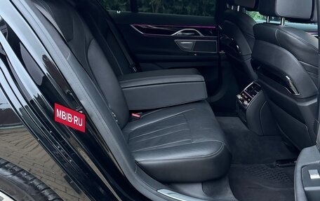 BMW 7 серия, 2018 год, 4 350 000 рублей, 23 фотография