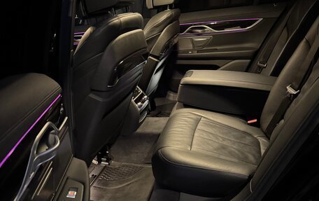 BMW 7 серия, 2018 год, 4 350 000 рублей, 26 фотография