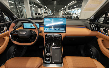 Geely Atlas, 2025 год, 3 300 000 рублей, 8 фотография