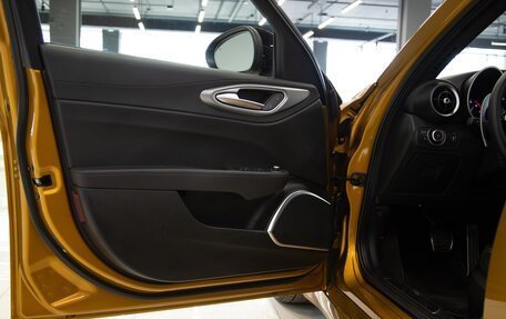 Alfa Romeo Giulia II, 2022 год, 5 500 000 рублей, 10 фотография