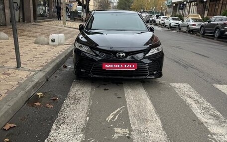 Toyota Camry, 2022 год, 3 400 000 рублей, 4 фотография