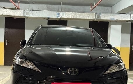 Toyota Camry, 2022 год, 3 400 000 рублей, 2 фотография