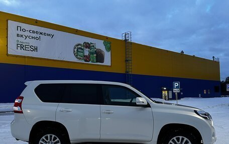 Toyota Land Cruiser Prado 150 рестайлинг 2, 2015 год, 3 600 000 рублей, 3 фотография