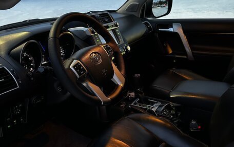 Toyota Land Cruiser Prado 150 рестайлинг 2, 2015 год, 3 600 000 рублей, 9 фотография