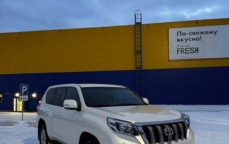 Toyota Land Cruiser Prado 150 рестайлинг 2, 2015 год, 3 600 000 рублей, 2 фотография