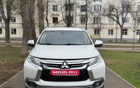 Mitsubishi Pajero Sport III рестайлинг, 2018 год, 3 000 000 рублей, 2 фотография