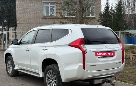 Mitsubishi Pajero Sport III рестайлинг, 2018 год, 3 000 000 рублей, 5 фотография