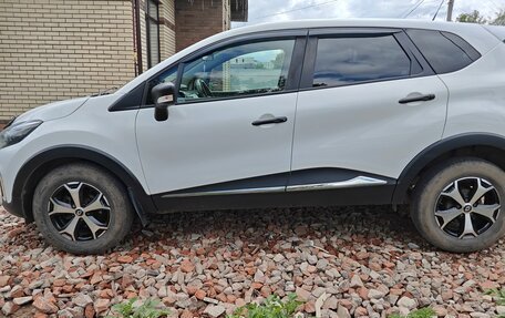 Renault Kaptur I рестайлинг, 2018 год, 1 090 000 рублей, 4 фотография