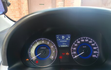 Hyundai Solaris II рестайлинг, 2013 год, 725 000 рублей, 8 фотография