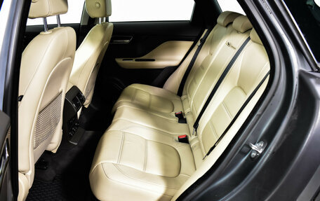 Jaguar F-Pace, 2017 год, 2 099 000 рублей, 10 фотография