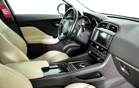 Jaguar F-Pace, 2017 год, 2 099 000 рублей, 9 фотография