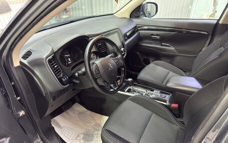 Mitsubishi Outlander III рестайлинг 3, 2022 год, 2 915 000 рублей, 13 фотография