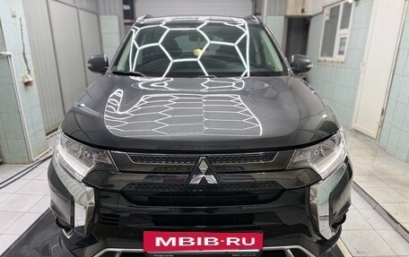Mitsubishi Outlander III рестайлинг 3, 2022 год, 2 915 000 рублей, 2 фотография