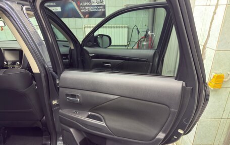 Mitsubishi Outlander III рестайлинг 3, 2022 год, 2 915 000 рублей, 28 фотография