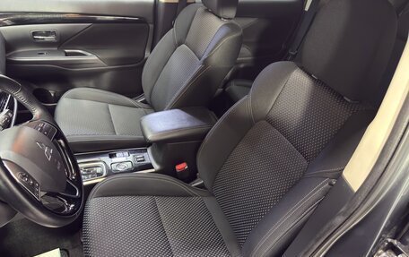 Mitsubishi Outlander III рестайлинг 3, 2022 год, 2 915 000 рублей, 20 фотография