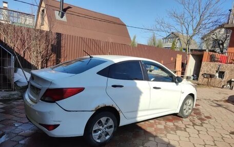 Hyundai Solaris II рестайлинг, 2015 год, 415 000 рублей, 5 фотография