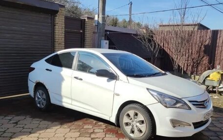 Hyundai Solaris II рестайлинг, 2015 год, 415 000 рублей, 4 фотография