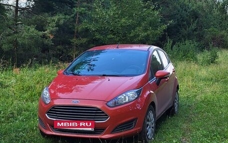 Ford Fiesta, 2015 год, 909 000 рублей, 32 фотография