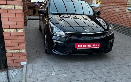 KIA Rio IV, 2017 год, 1 300 000 рублей, 2 фотография