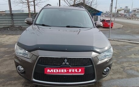 Mitsubishi Outlander III рестайлинг 3, 2011 год, 1 230 000 рублей, 2 фотография