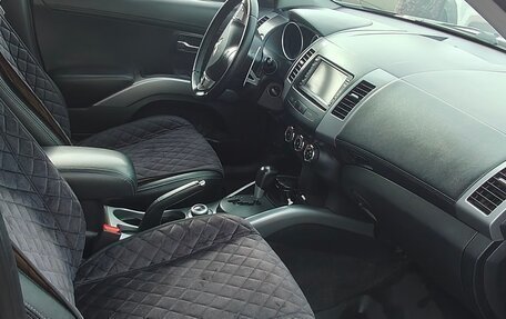 Mitsubishi Outlander III рестайлинг 3, 2011 год, 1 230 000 рублей, 6 фотография