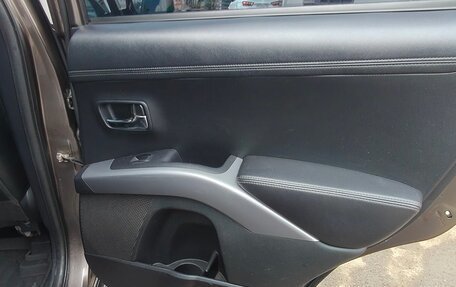 Mitsubishi Outlander III рестайлинг 3, 2011 год, 1 230 000 рублей, 10 фотография