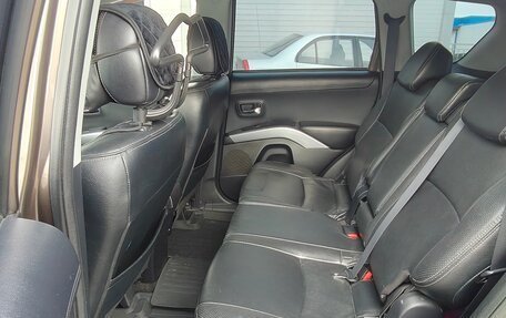 Mitsubishi Outlander III рестайлинг 3, 2011 год, 1 230 000 рублей, 12 фотография