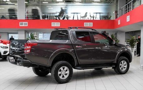 Mitsubishi L200 IV рестайлинг, 2017 год, 2 090 000 рублей, 4 фотография