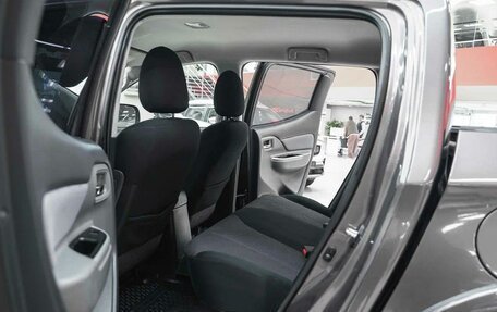 Mitsubishi L200 IV рестайлинг, 2017 год, 2 090 000 рублей, 11 фотография