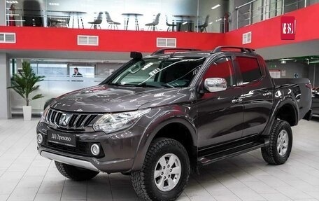 Mitsubishi L200 IV рестайлинг, 2017 год, 2 090 000 рублей, 5 фотография