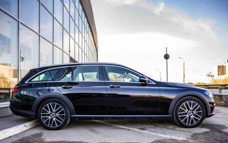 Mercedes-Benz E-Класс, 2021 год, 4 998 000 рублей, 8 фотография